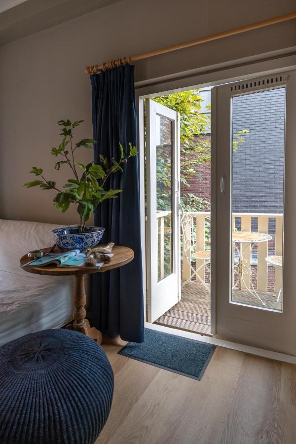 Heritage 17Th Century City Apartment Monsieur Philippe ลีวาร์เดิน ภายนอก รูปภาพ